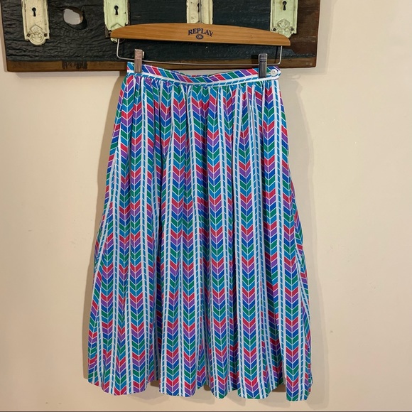 Vintage Evan Picone Multicolour Chevron Pattern Pleated Skirt Size 8 - Picture 5 of 14